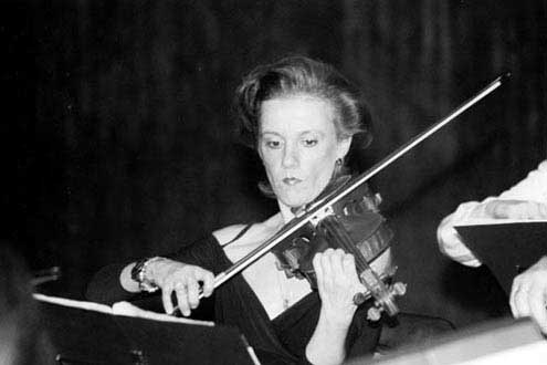 Konzertmeisterin Angelika Wollasch Konzertmeisterin Angelika Wollasch